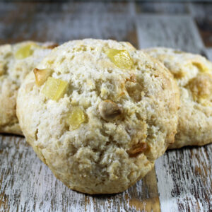 Aloha (pineapple, coconut, white chocolate, macadamia nuts)