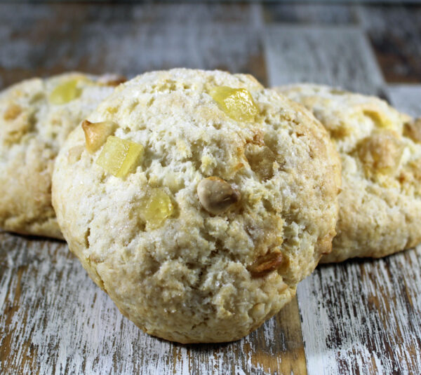 Aloha (pineapple, coconut, white chocolate, macadamia nuts)